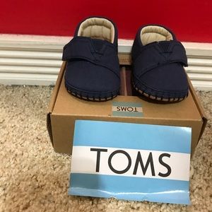 Toms baby shoes